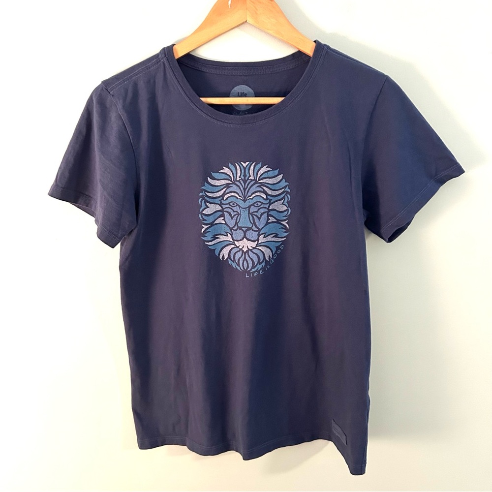 Life is Good Navy Lion Crusher Tee. Size Medium.